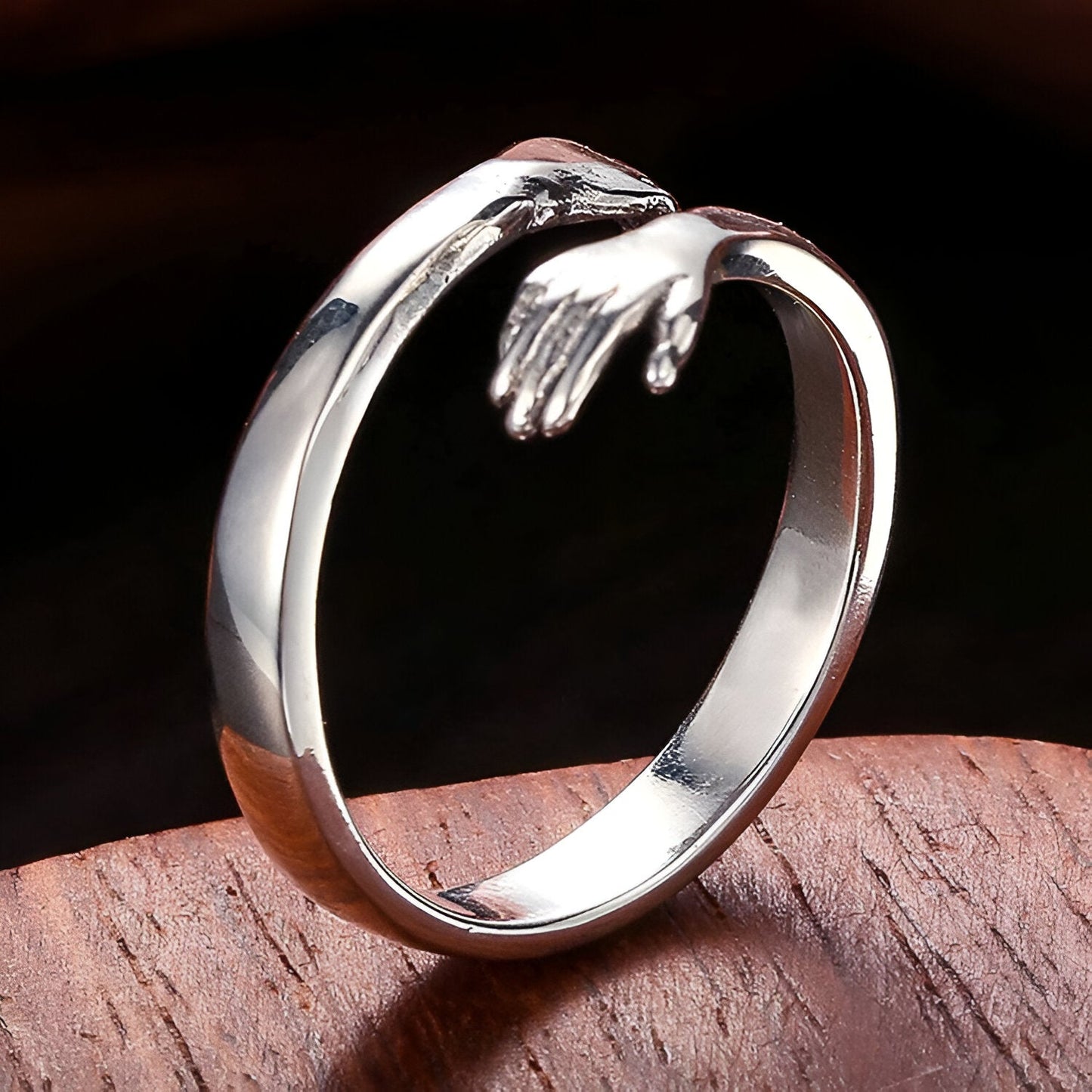 Eternal Ring | Ring mit umarmenden Händen-Silber-Verstellbar (Einheitsgröße)-Becker Boutique