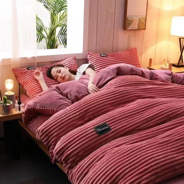 Fleecy | Doppelseitiger Samtbezug für Decke und Kissen-Becker Boutique
