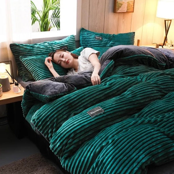 Fleecy | Doppelseitiger Samtbezug für Decke und Kissen-Becker Boutique