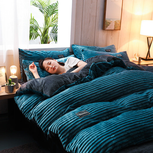 Fleecy | Doppelseitiger Samtbezug für Decke und Kissen-Becker Boutique