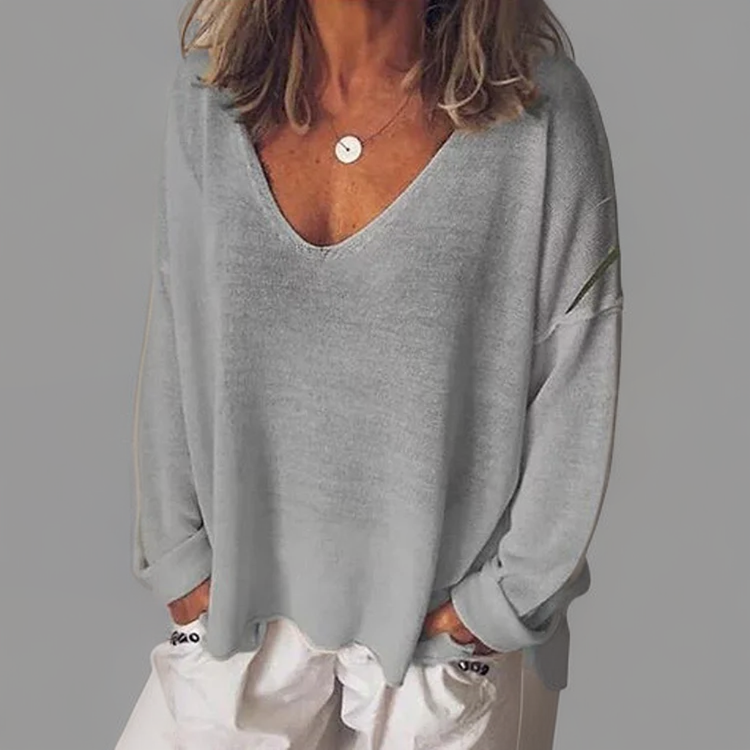 Selma | Bequemes Langarmshirt mit weitem V-Ausschnitt-Grau-S-Becker Boutique