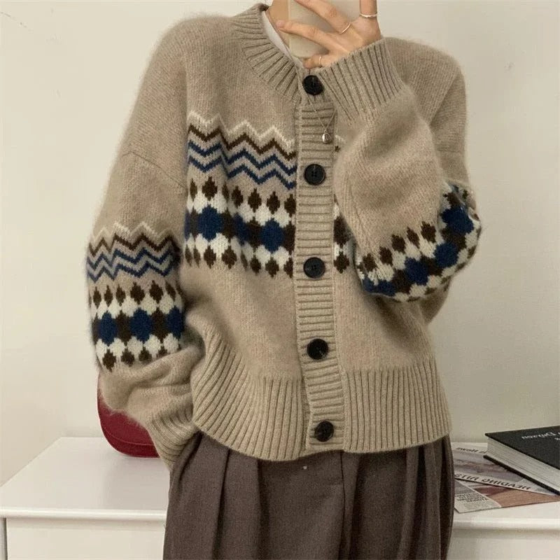 Tara | Damen Strickjacke mit langen Ärmeln und Knöpfen