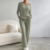 Two-piece women's lounge set