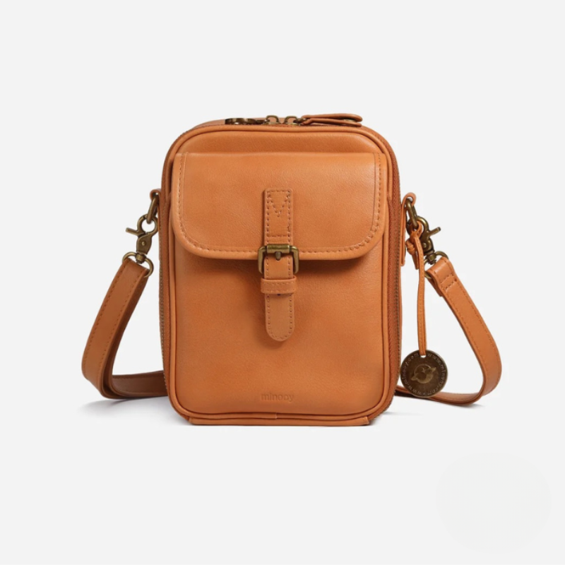 Vrai | Skuldertaske til kvinder med rum i flere lag-Brun-Vrai | Sac à Bandoulière en Cuir pour Femmes avec Compartiments Multi-Couches - €24-Bentzen Butik