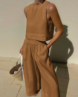 Two-piece set with wide-legged trousers