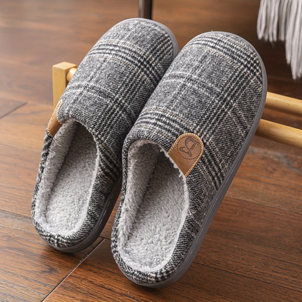 CozyStep | Weiche Plüsch-Hausschuhe mit Flauschigem Futter – Perfekt für Herbst und Winter