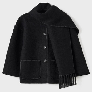 Sia | Kort jakke til kvinder med forskellige tørklæder til vinter og efterår-Sort-Sia | Veste Courte pour Femmes avec Écharpe Assortie pour l’Hiver et l’Automne - €37-Bentzen Butik