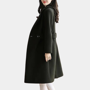 Colette | Lang skræddersyet frakke til kvinder med revers – raffineret struktur-Colette | Manteau Long Ajusté pour Femme avec Col Revers – Effet Laine Mélangée - €51-Bentzen Butik