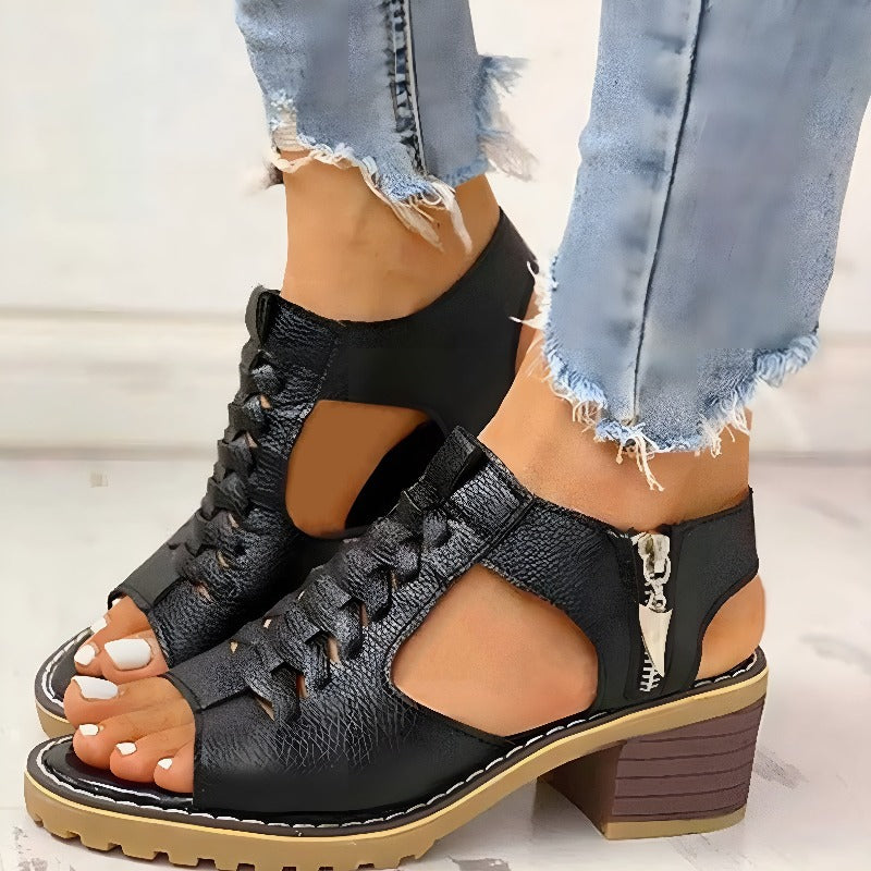 Crissy | Klassische Ledersandalen mit gepolsterter Sohle und verstellbaren Riemen-Schwarz-36-Becker Boutique