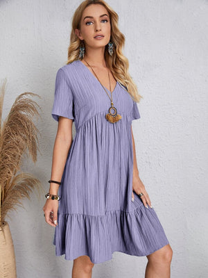 Drea | Retro lockeres Sommerkleid mit V-Ausschnitt-Lila-S-Becker Boutique
