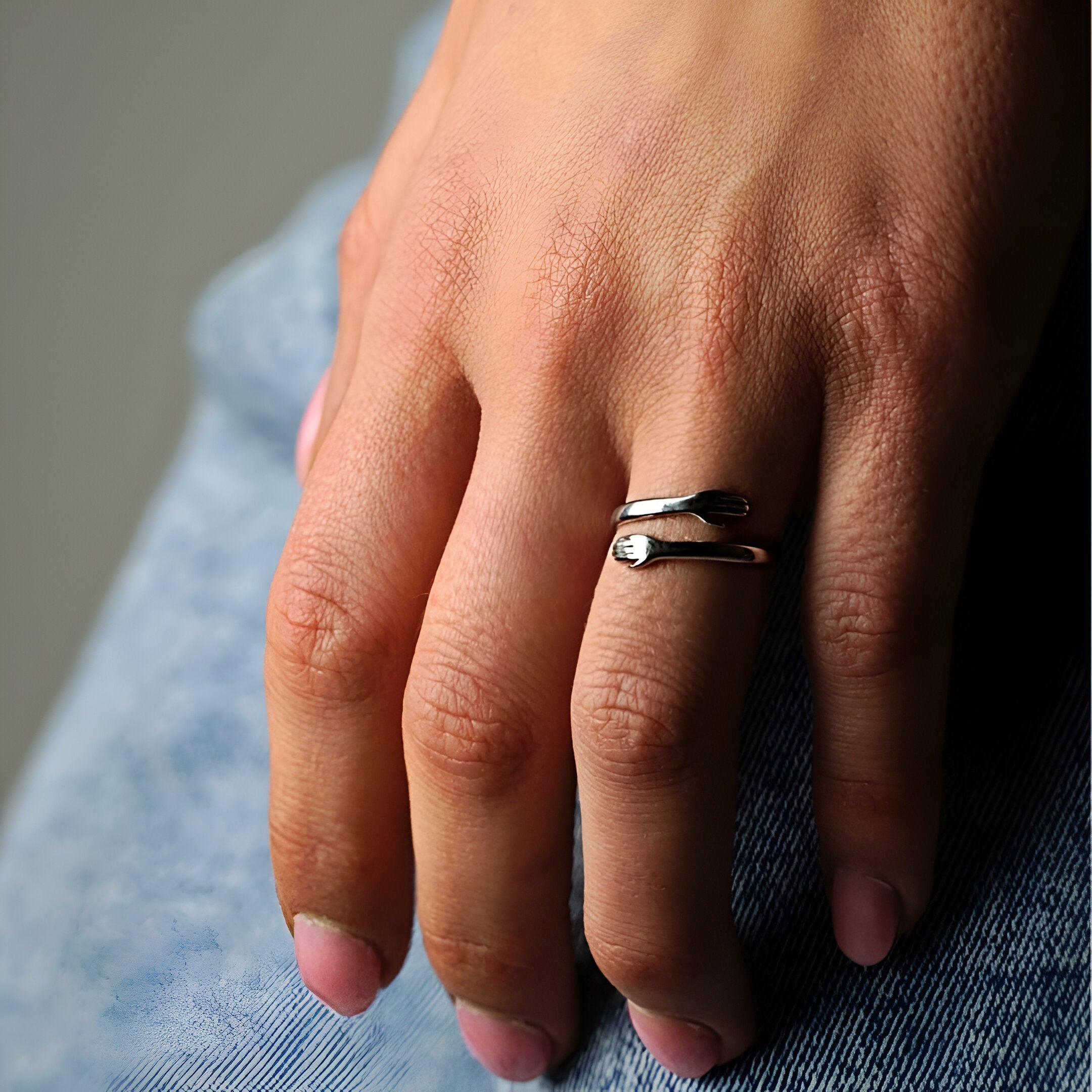 Eternal Ring | Ring mit umarmenden Händen-Becker Boutique