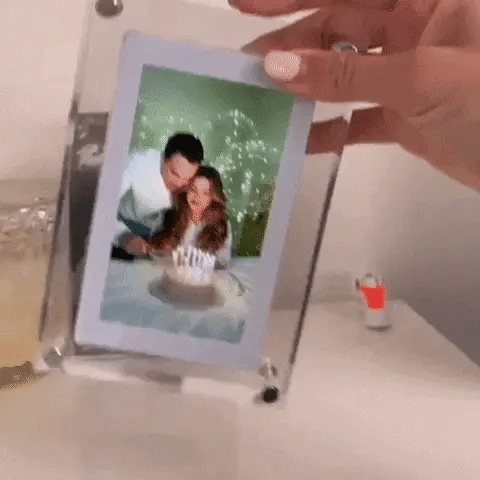 FrameIt | Digitaler Bilderrahmen-Becker Boutique