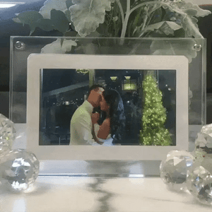 FrameIt | Digitaler Bilderrahmen-Becker Boutique