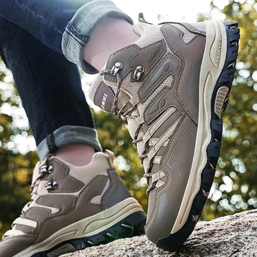 Wasserdichte Wanderschuhe mit breiter Zehenbox