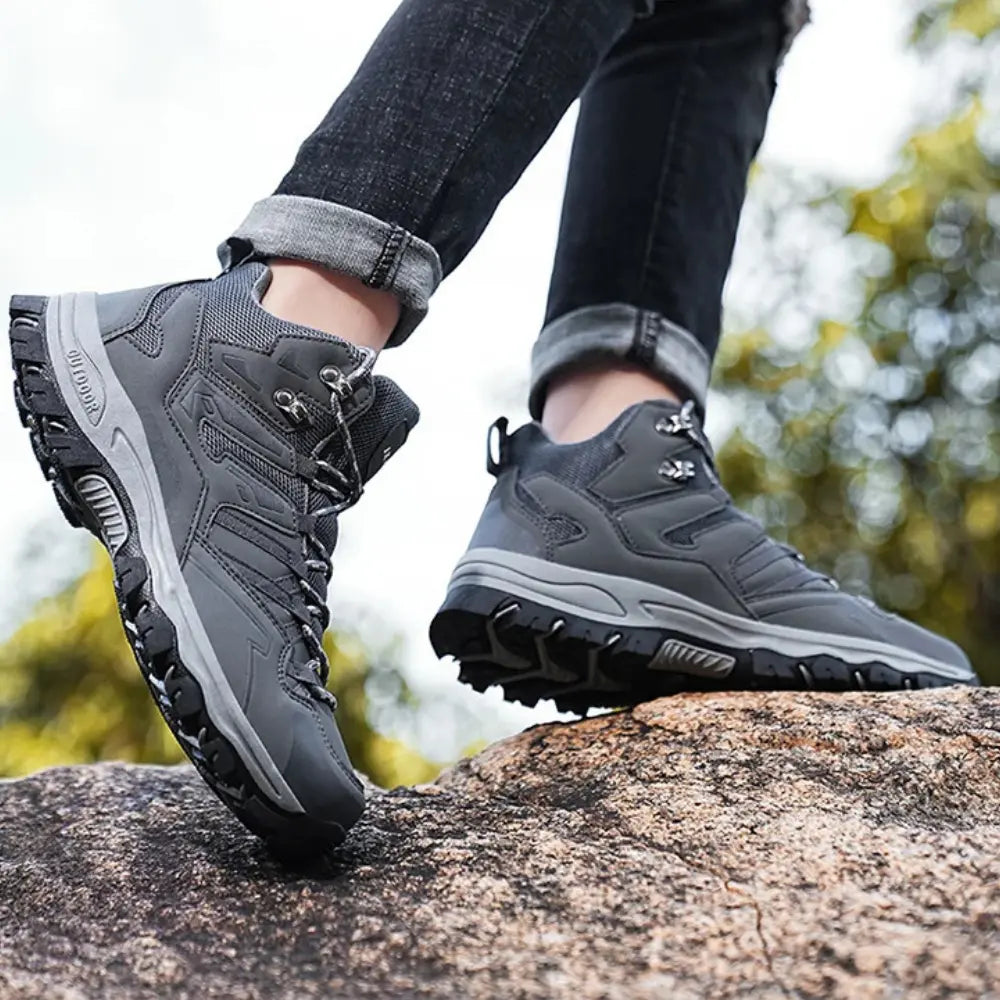 Wasserdichte Wanderschuhe mit breiter Zehenbox