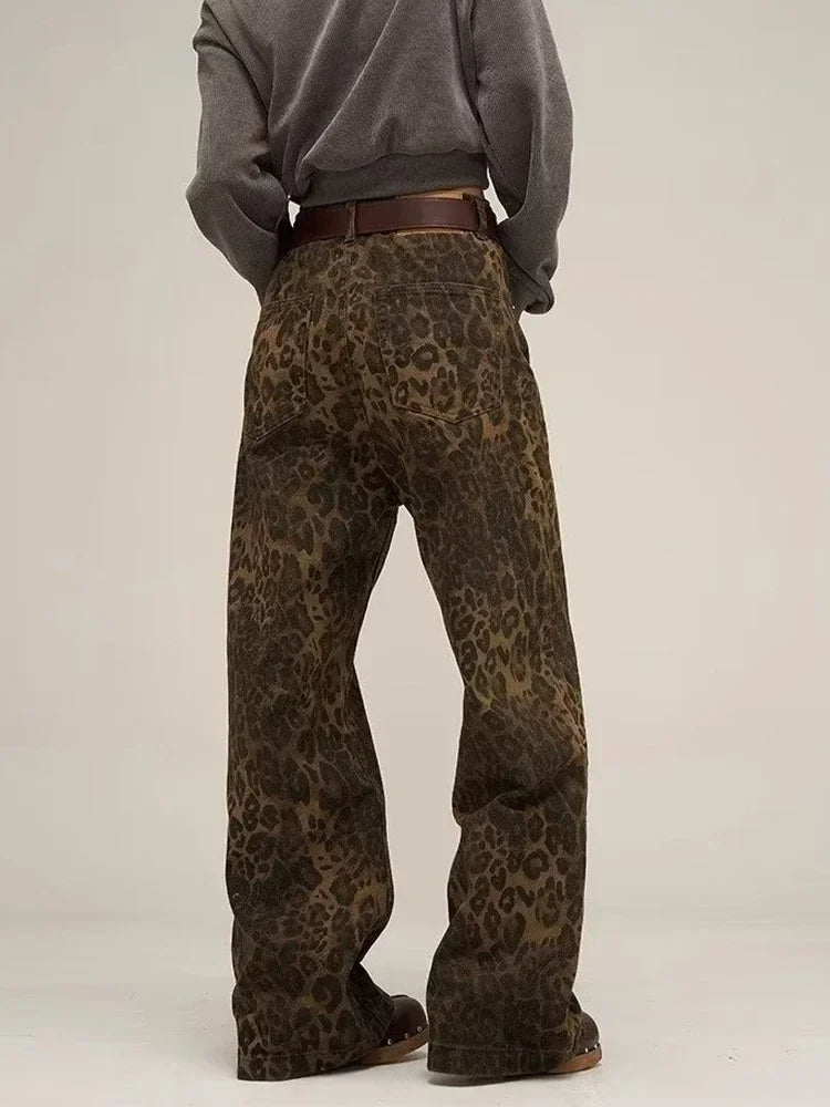 Ruth | Loos Fit Denim-Hose mit Leopardenmuster-Becker Boutique