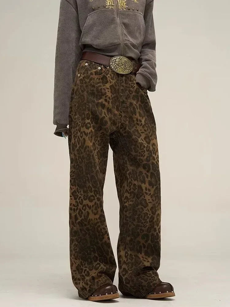 Ruth | Loos Fit Denim-Hose mit Leopardenmuster-Becker Boutique