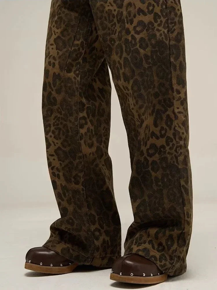 Ruth | Loos Fit Denim-Hose mit Leopardenmuster-Becker Boutique
