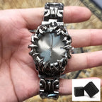 Claw Round Quartz Wristwatch | Retro Y2K Design