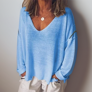 Selma | Bequemes Langarmshirt mit weitem V-Ausschnitt-Blau-S-Becker Boutique