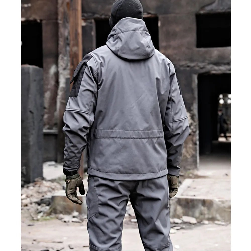 Dan | Waterproof outdoor set for extreme weather conditions